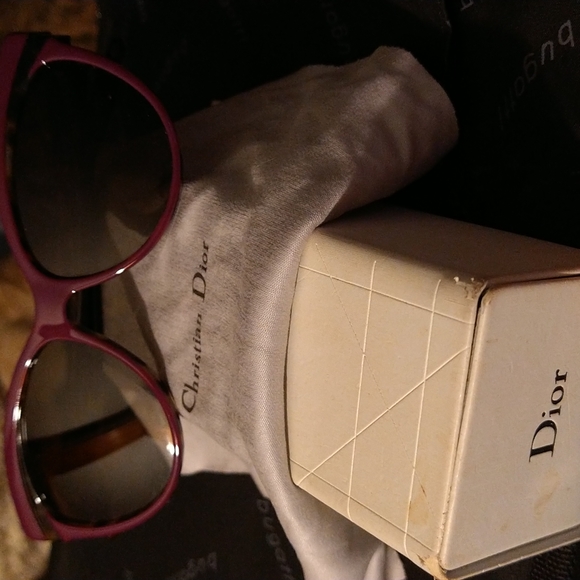 Christian Dior Sunglasses, cloth, and case - Picture 1 of 3